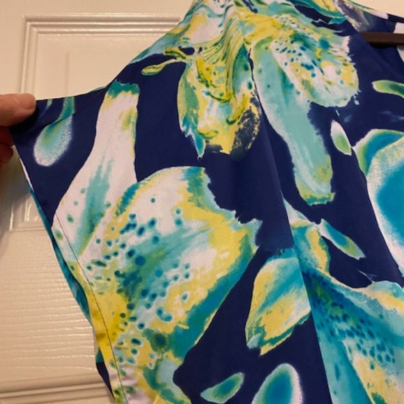 JM Hawaiian Blouse - Picture 4 of 7